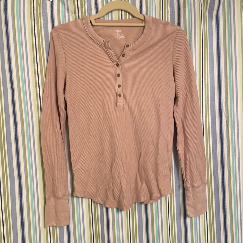 Baby pink aerie long sleeve